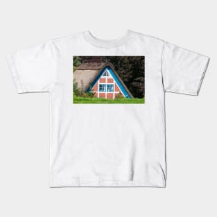 Half-timbered house, Mittelkirchen, Altes Land, Lower Saxony, Germany Kids T-Shirt